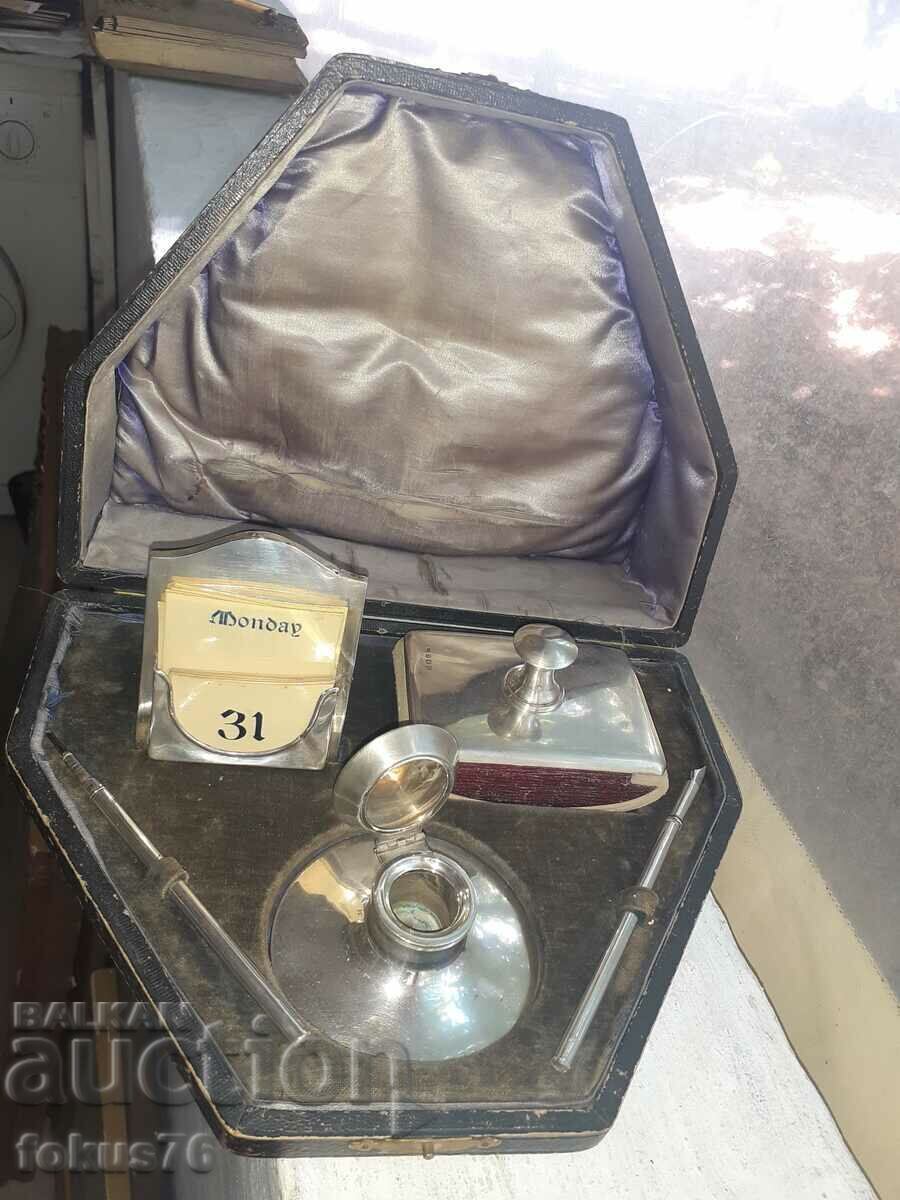 Licitație Un set unic de stilouri englezești argintii