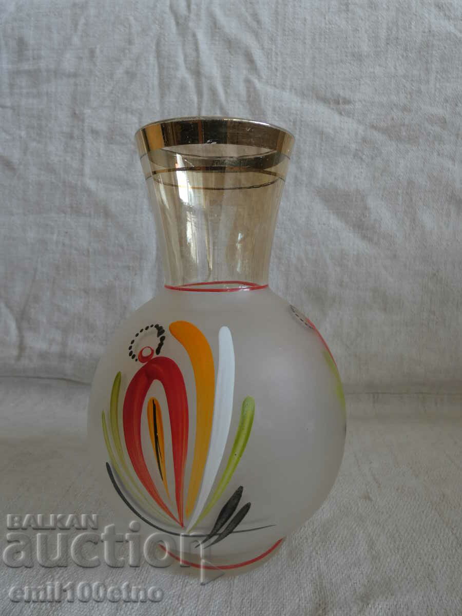 Vaza din sticla pictata manual cu preț 8.00 BGN | € 4.09 Vaza din sticla pictata manual cu preț 8.00 BGN | € 4.09