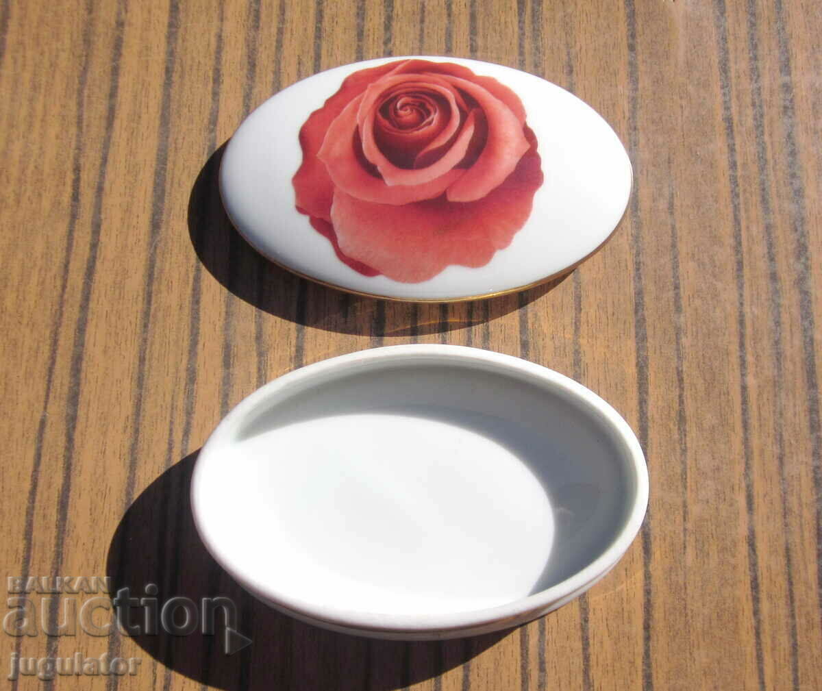 roberto cavalli dark lady cutie de bijuterii din portelan cu preț € 40.00 | 78.23 BGN