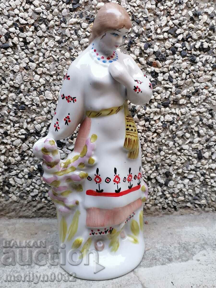 Porcelain figure, plastic, statuette, porcelain, USSR with price 189.00 BGN | € 96.63 Porcelain figure, plastic, statuette, porcelain, USSR with price 189.00 BGN | € 96.63