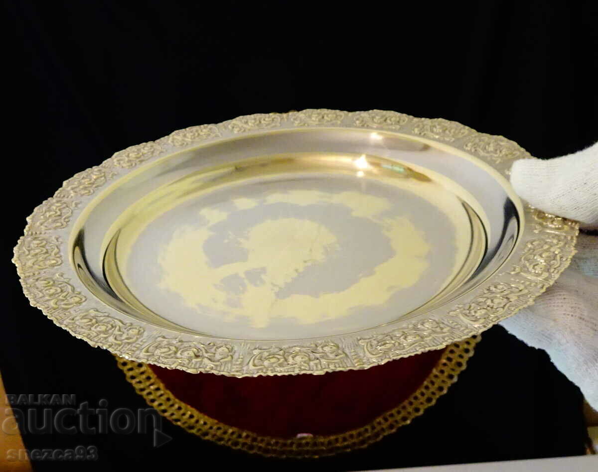 Brass plate with embossed roses 19 cm. - 5