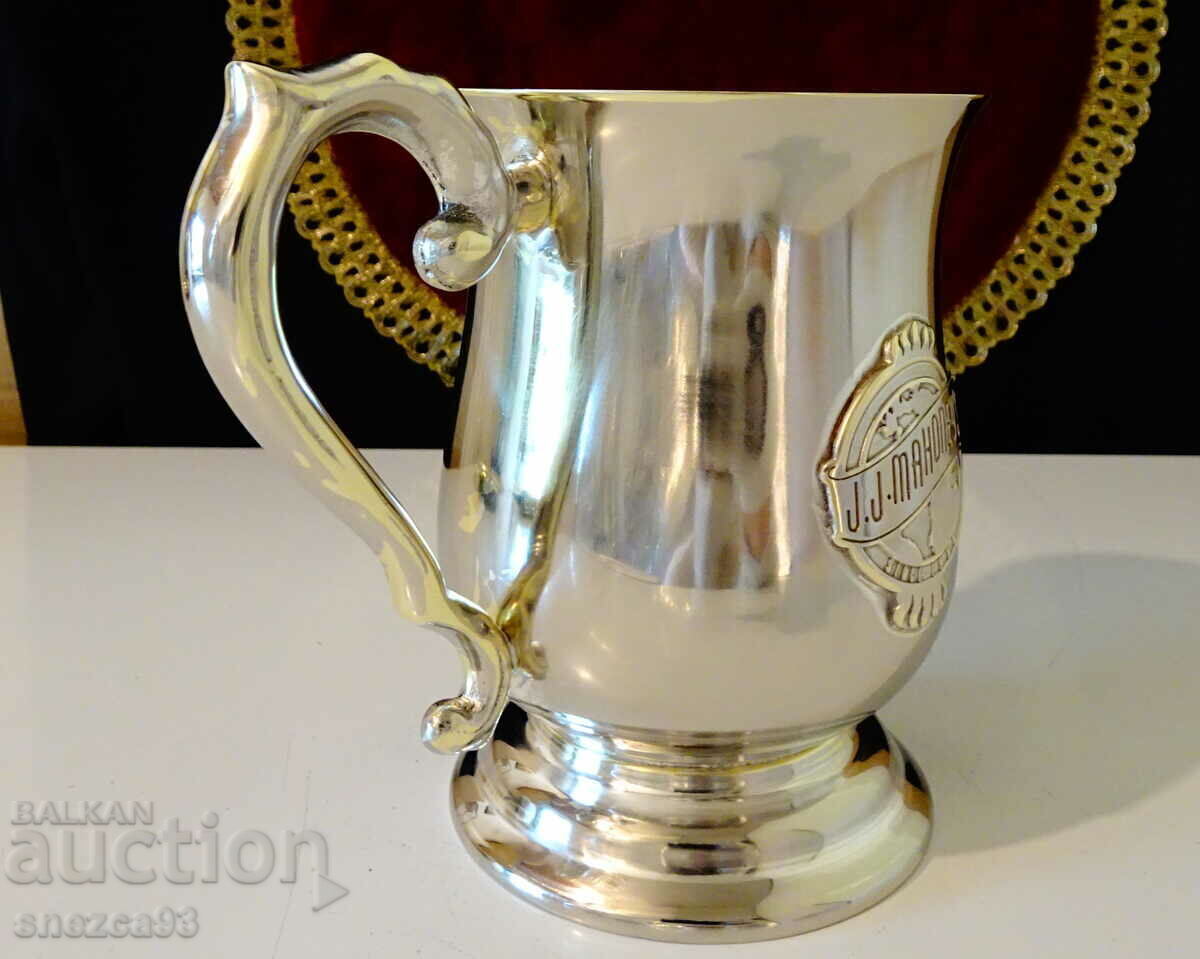 Licitație Cana placată cu argint de la Hyatt J.J.Mahoney. Licitație Cana placată cu argint de la Hyatt J.J.Mahoney.