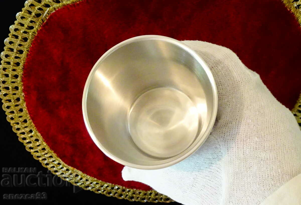 Delivery of Cup, tin mug, Dionysus, wine. Delivery of Cup, tin mug, Dionysus, wine.