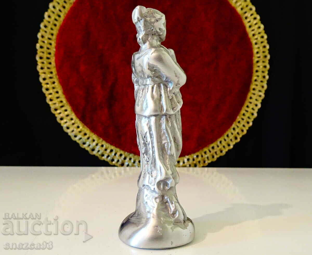Auction Statuette, figure Tin Lady. Auction Statuette, figure Tin Lady.