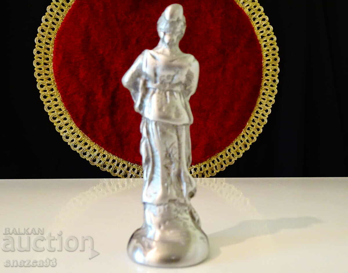 Delivery of Statuette, figure Tin Lady. Delivery of Statuette, figure Tin Lady.