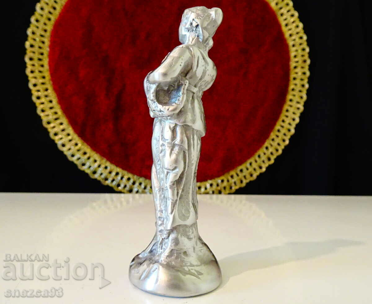 Statuette, figure Tin Lady. - 5 Statuette, figure Tin Lady. - 5
