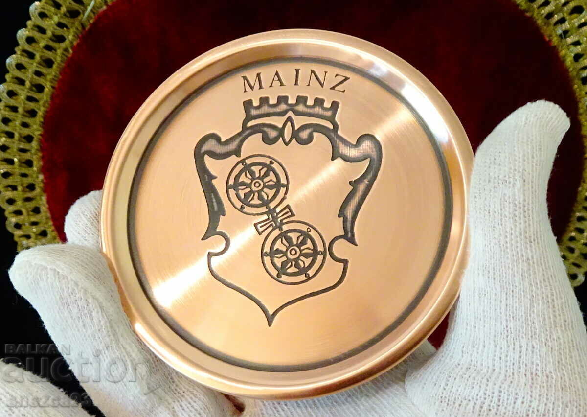 Placă germană de cupru, coaster din Mainz. cu preț 9.00 BGN | € 4.60 Placă germană de cupru, coaster din Mainz. cu preț 9.00 BGN | € 4.60