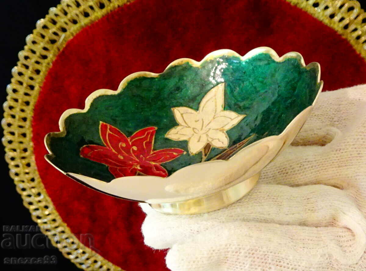 Delivery of Bronze bowl, candy box with cellular enamel, green. Delivery of Bronze bowl, candy box with cellular enamel, green.