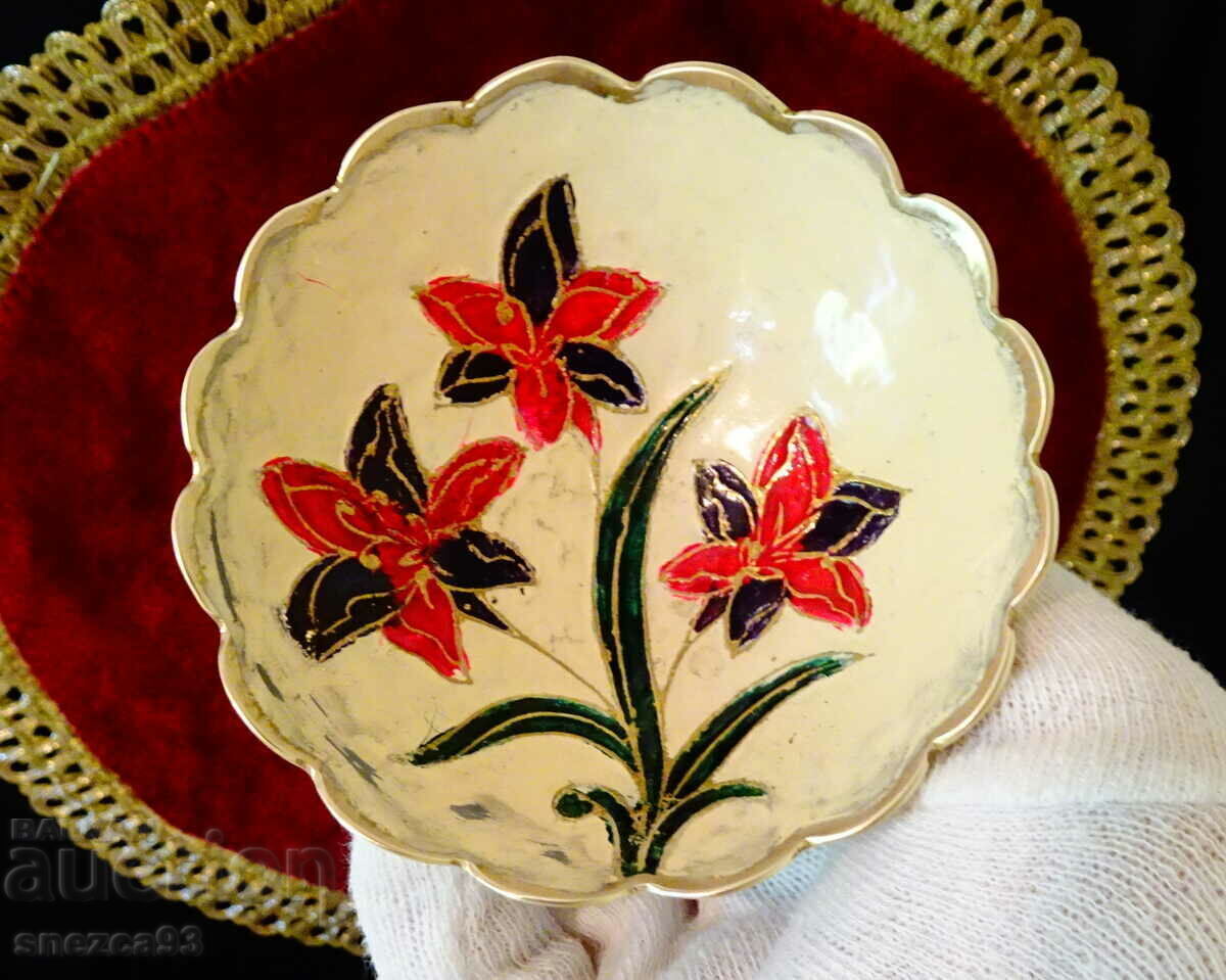 Bronze bowl, candy box with cellular enamel, white. Bronze bowl, candy box with cellular enamel, white.