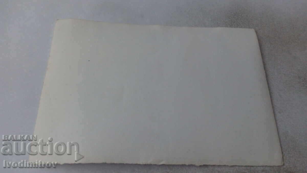 Photo of newlyweds with their friends with price 1.15 BGN | € 0.59 Photo of newlyweds with their friends with price 1.15 BGN | € 0.59