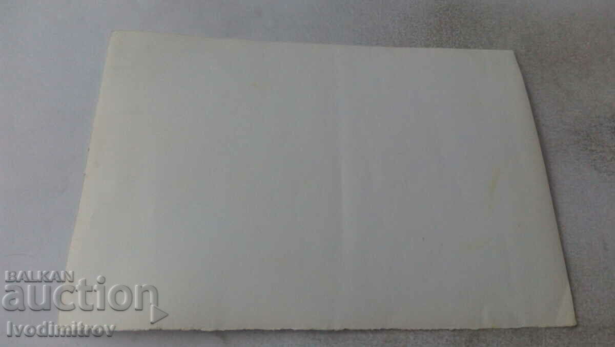 Photo of newlyweds with their friends with price 1.15 BGN | € 0.59 Photo of newlyweds with their friends with price 1.15 BGN | € 0.59