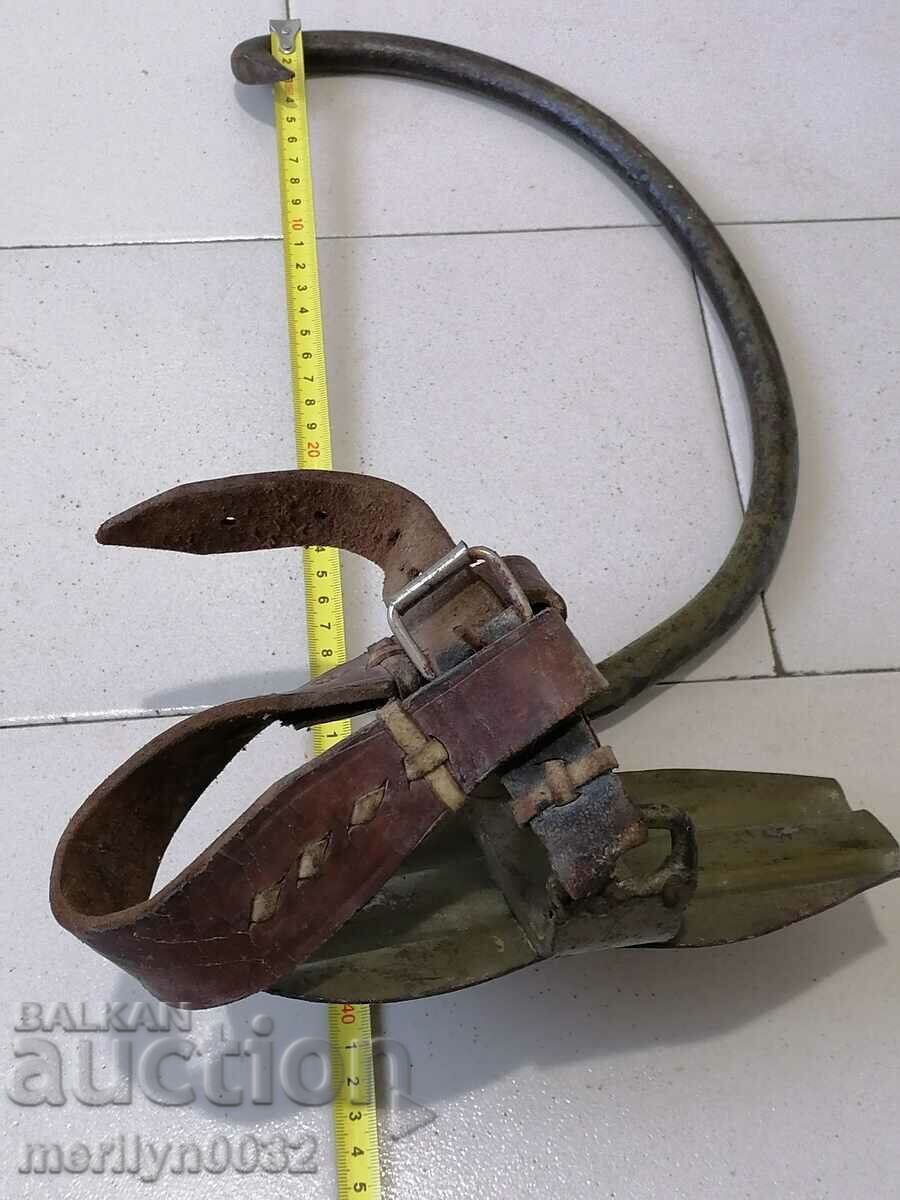 Army gull-climbing cats from the telegraph platoon - 7 Army gull-climbing cats from the telegraph platoon - 7