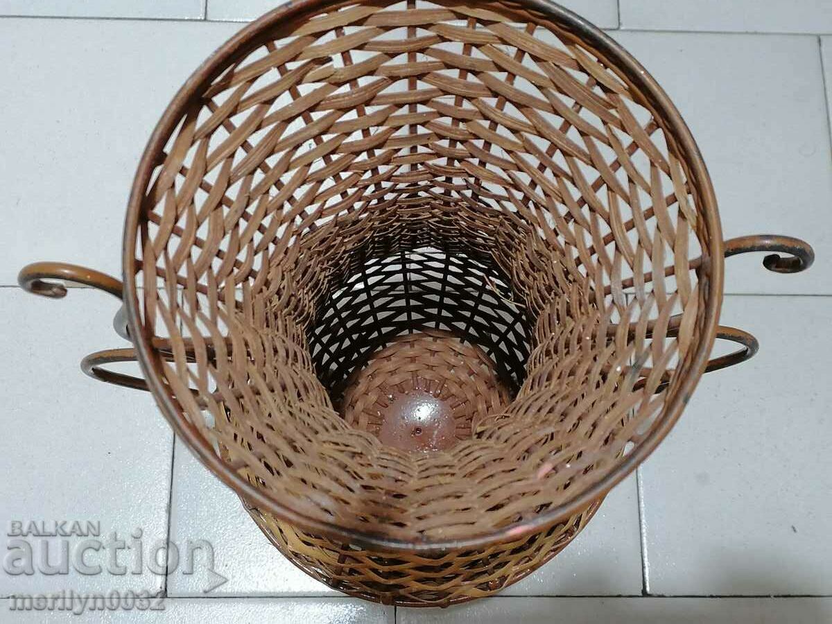 Licitație Vaza pentru flori uscate, metal cu Kamashite impletit Licitație Vaza pentru flori uscate, metal cu Kamashite impletit