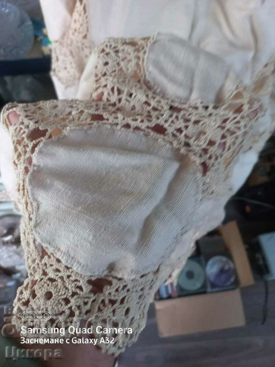 HĂSĂ DE MASĂ TRICOCATĂ MÂNĂ cu preț 120.00 BGN | € 61.36 HĂSĂ DE MASĂ TRICOCATĂ MÂNĂ cu preț 120.00 BGN | € 61.36