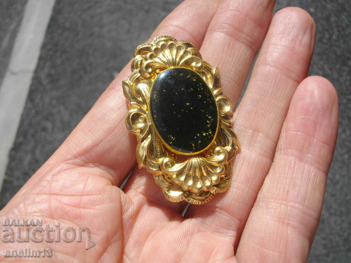 Auction STARA BEAUTIFUL BROSHA Auction STARA BEAUTIFUL BROSHA