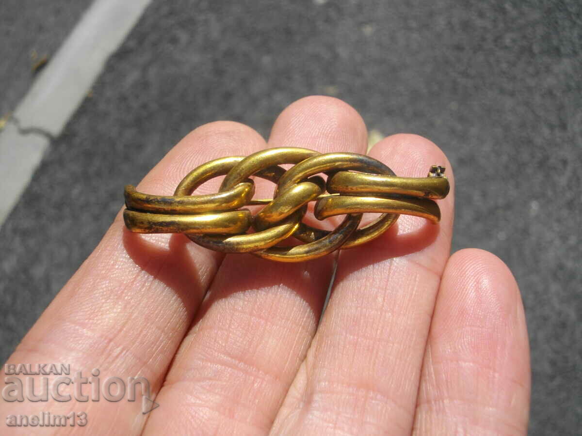 STARA brosa purcea cu preț 25.00 BGN | € 12.78 STARA brosa purcea cu preț 25.00 BGN | € 12.78