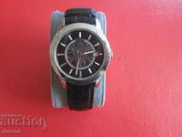 Страхотен  часовник Esprit с кристали 102032