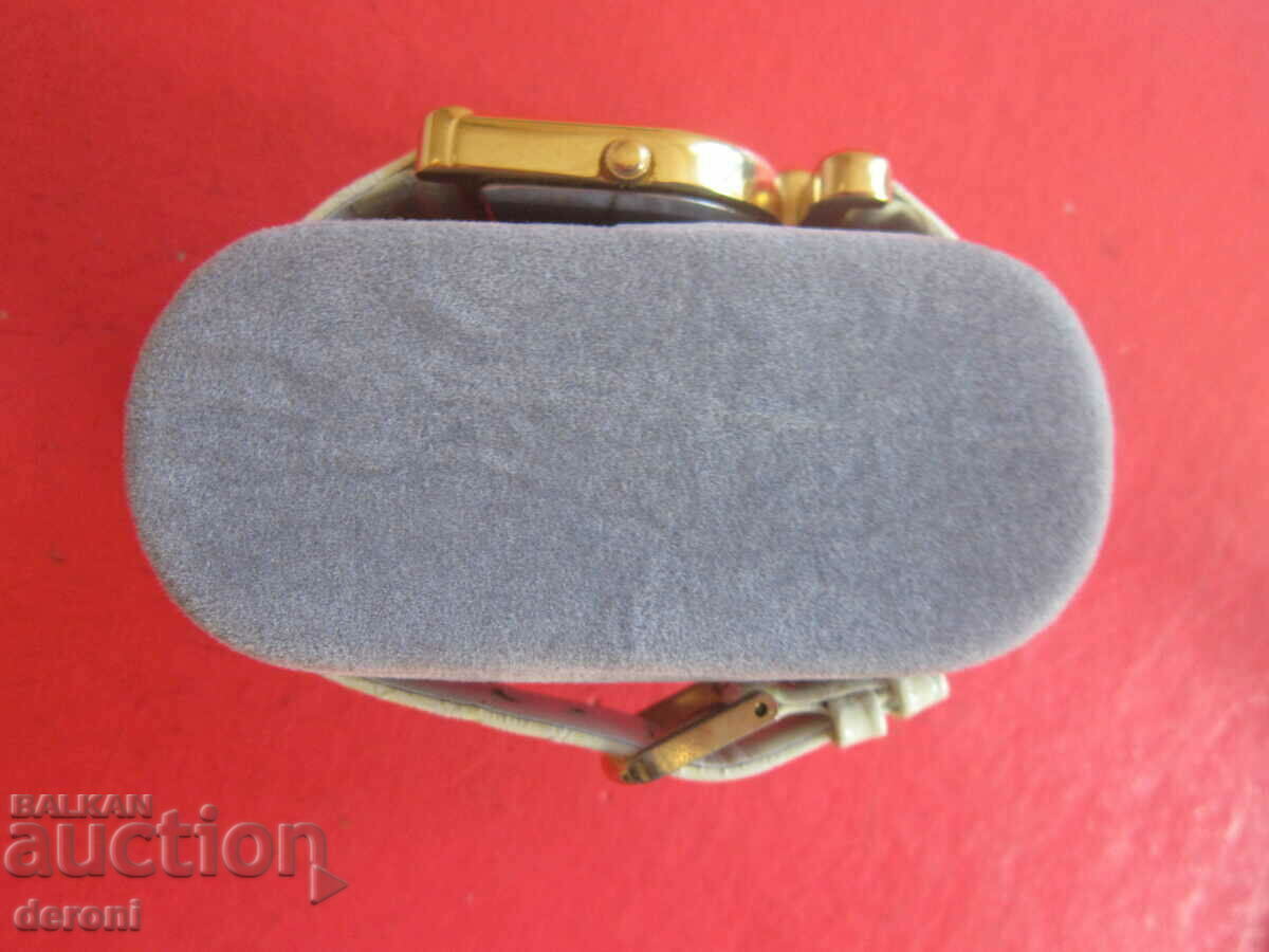 Women's Caravelle Bulova Crystal Gold Watch with price 70.00 BGN | € 35.79 Women's Caravelle Bulova Crystal Gold Watch with price 70.00 BGN | € 35.79