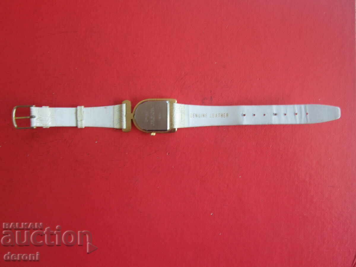 Delivery of Women's Caravelle Bulova Crystal Gold Watch Delivery of Women's Caravelle Bulova Crystal Gold Watch