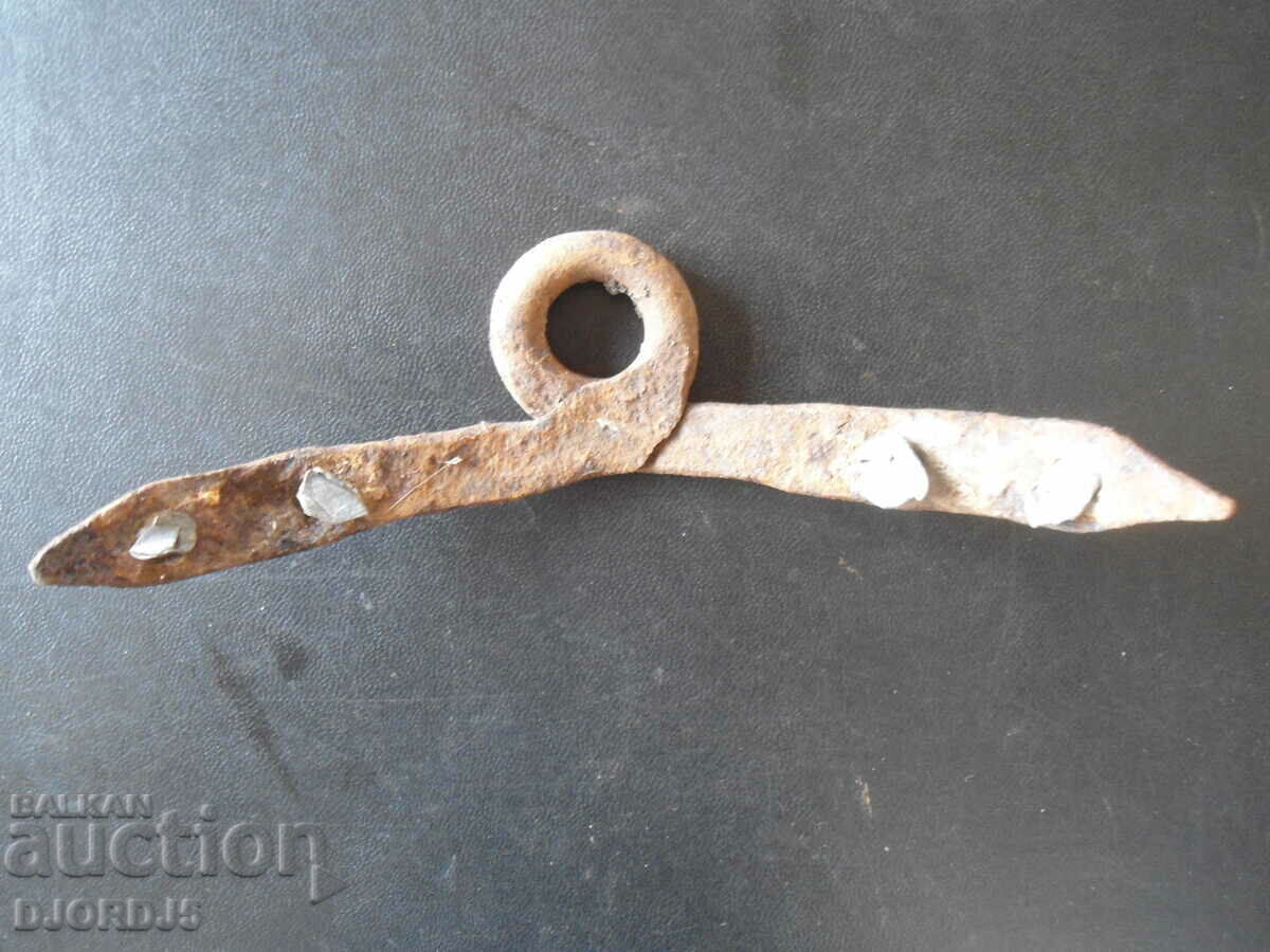 Old boiler hinge with price 3.00 BGN | € 1.53 Old boiler hinge with price 3.00 BGN | € 1.53