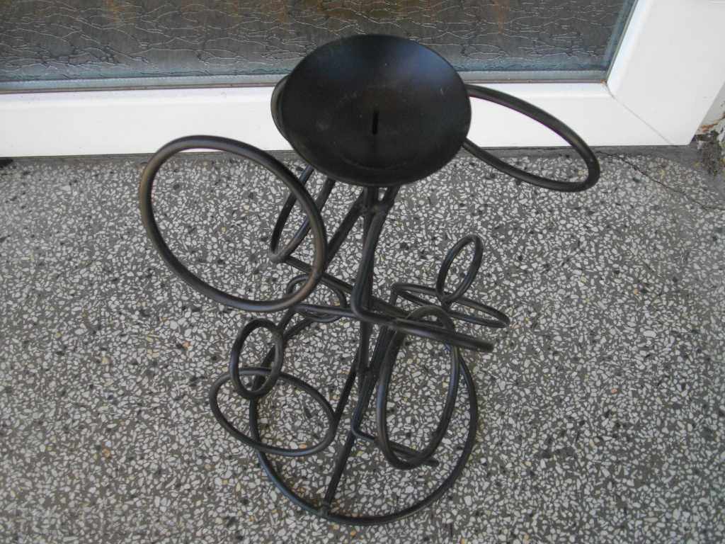 Auction Stand for 6 bottles of metal and candlestick Auction Stand for 6 bottles of metal and candlestick