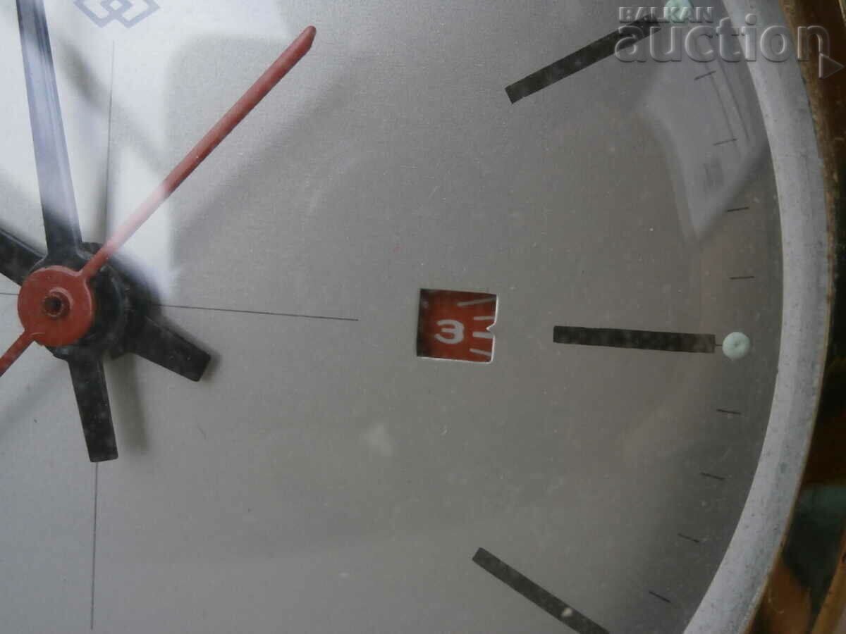 vintage retro alarm clock 70s CHINA EXCELLENT with price 31.00 BGN | € 15.85 vintage retro alarm clock 70s CHINA EXCELLENT with price 31.00 BGN | € 15.85