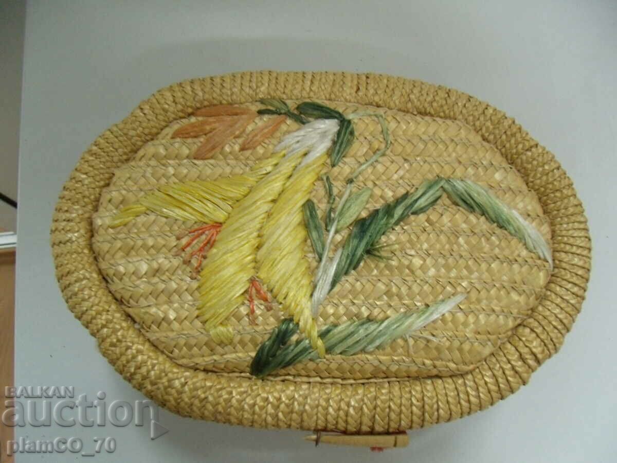 No.*6528 old wicker box - size 20 / 13 / 9 cm with price 15.00 BGN | € 7.67 No.*6528 old wicker box - size 20 / 13 / 9 cm with price 15.00 BGN | € 7.67
