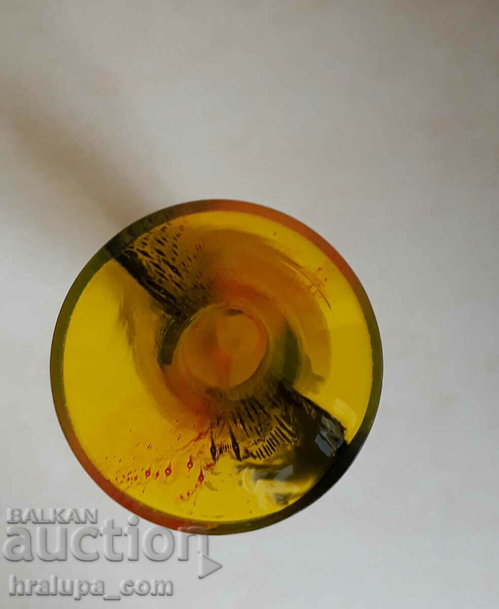 Аукцион Стара стъклена ваза Аукцион Стара стъклена ваза