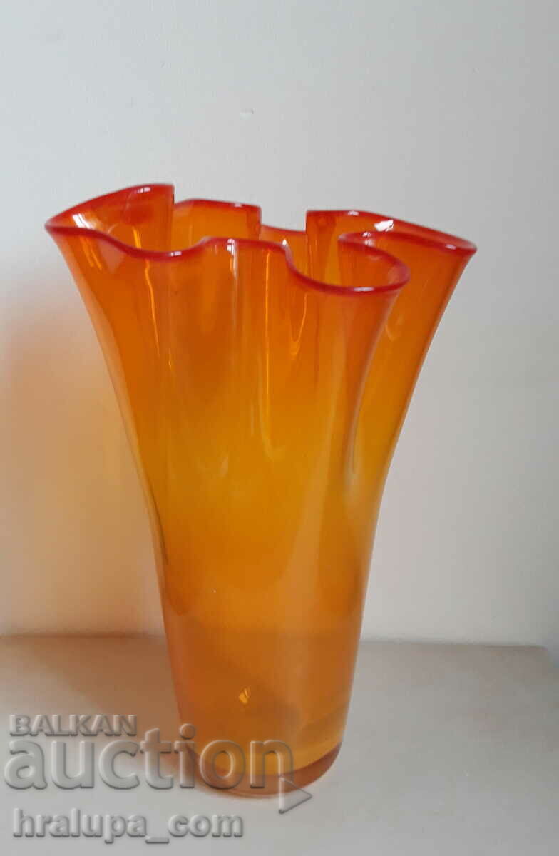 Стара стъклена ваза Арт деко къдрав борд
