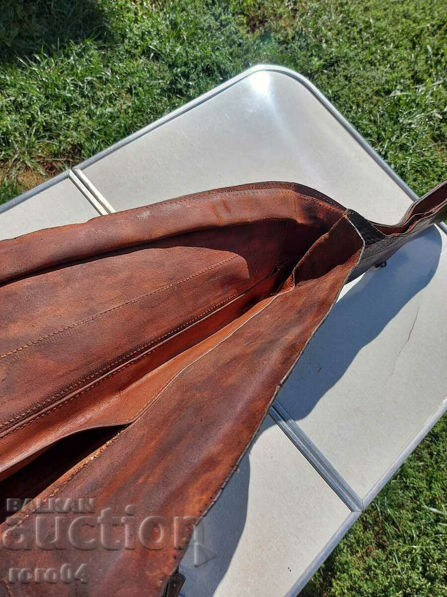 RIFLE CASE - LEATHER - WWII - 7 RIFLE CASE - LEATHER - WWII - 7