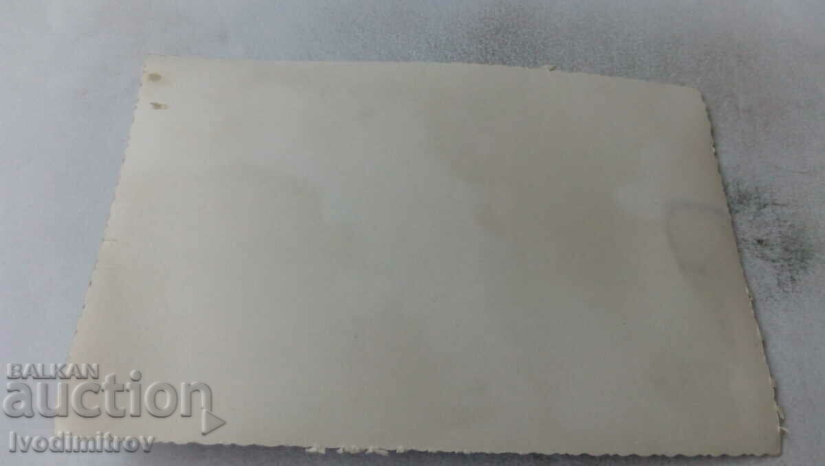 Φωτογραφία Άνδρας και αγόρι στον παραλιακό δρόμο με τιμή 1.75 BGN | € 0.89 Φωτογραφία Άνδρας και αγόρι στον παραλιακό δρόμο με τιμή 1.75 BGN | € 0.89