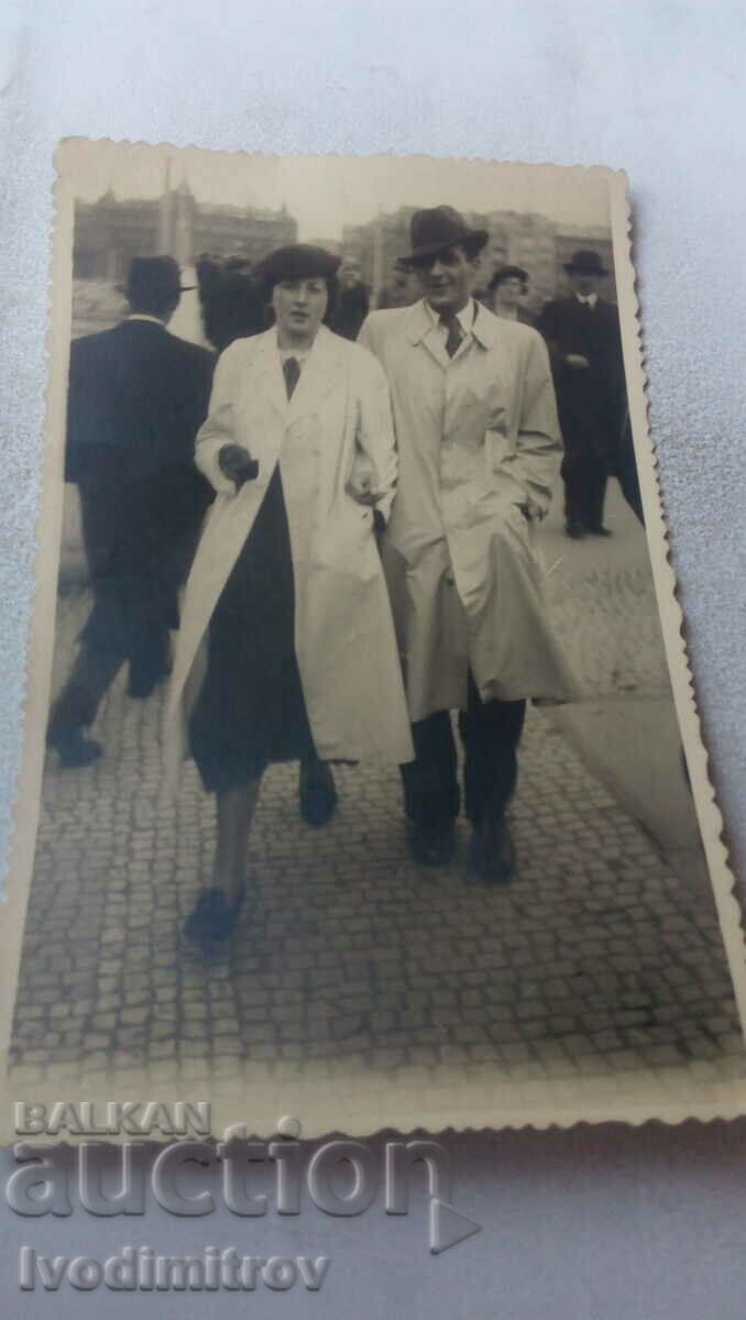Φωτογραφία Άνδρας και γυναίκα σε μια βόλτα