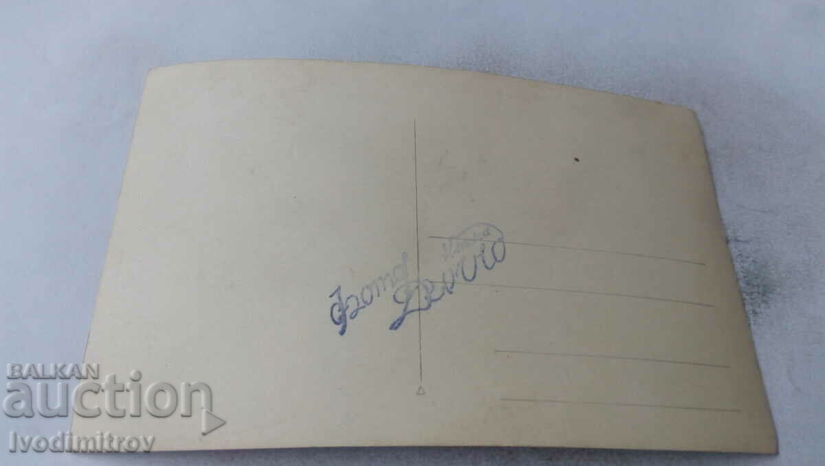 Photo Men and women with price € 0.84 | 1.64 BGN