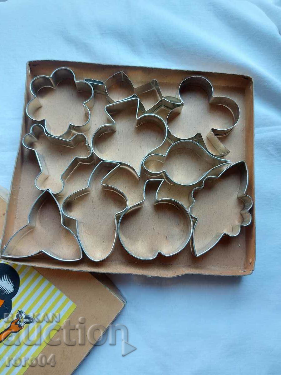 Auction SHAPES ARE SWEET / COOKIES - DDR Auction SHAPES ARE SWEET / COOKIES - DDR