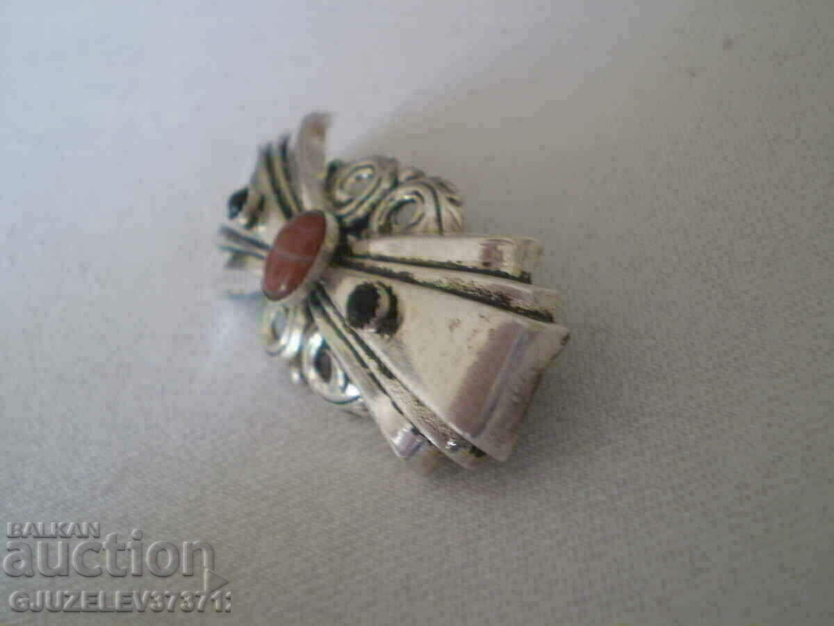 a beautiful old brooch - 5 a beautiful old brooch - 5