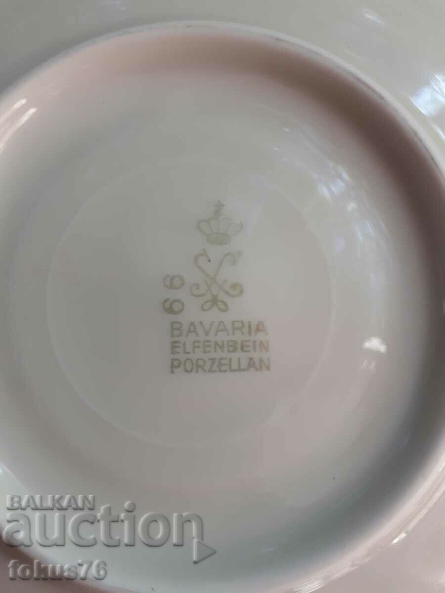 Lot of porcelain 6 saucers and 1 latiere gilt mark - 5 Lot of porcelain 6 saucers and 1 latiere gilt mark - 5