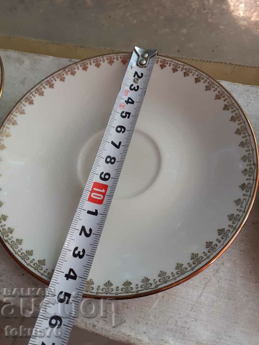 Lot of porcelain 6 saucers and 1 latiere gilt mark - 6 Lot of porcelain 6 saucers and 1 latiere gilt mark - 6