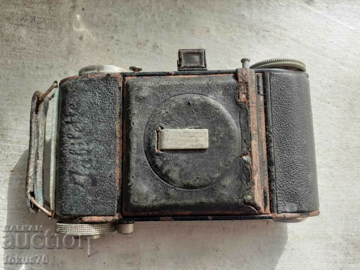Old bellows camera with price 119.00 BGN | € 60.84 Old bellows camera with price 119.00 BGN | € 60.84