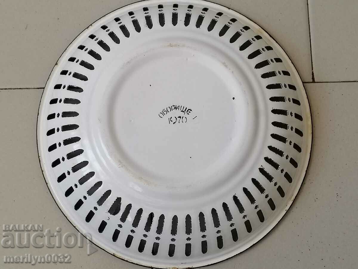 Delivery of Old pan with enamel, fruit, enameled container Delivery of Old pan with enamel, fruit, enameled container