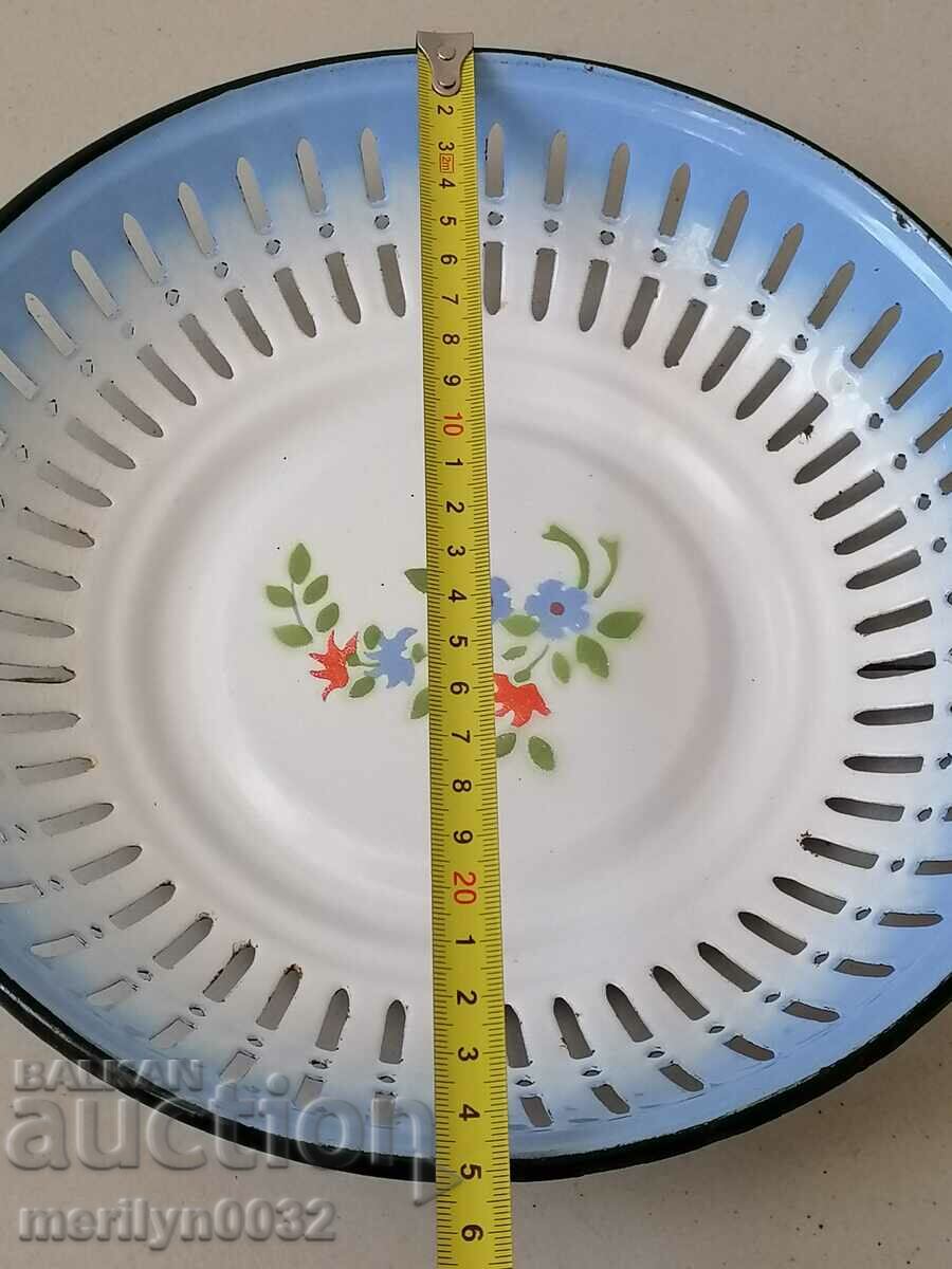 Old pan with enamel, fruit, enameled container - 6 Old pan with enamel, fruit, enameled container - 6