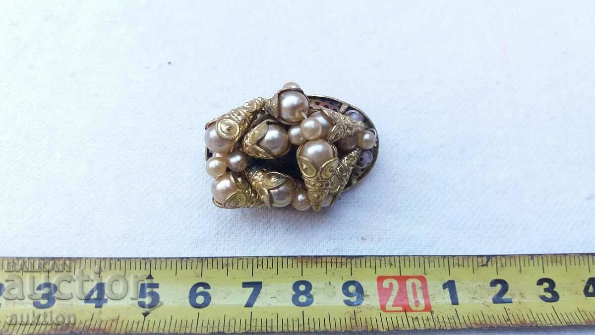 SOLID GOLD PLATED RENAISSANCE BROOCH with price 9.99 BGN | € 5.11 SOLID GOLD PLATED RENAISSANCE BROOCH with price 9.99 BGN | € 5.11