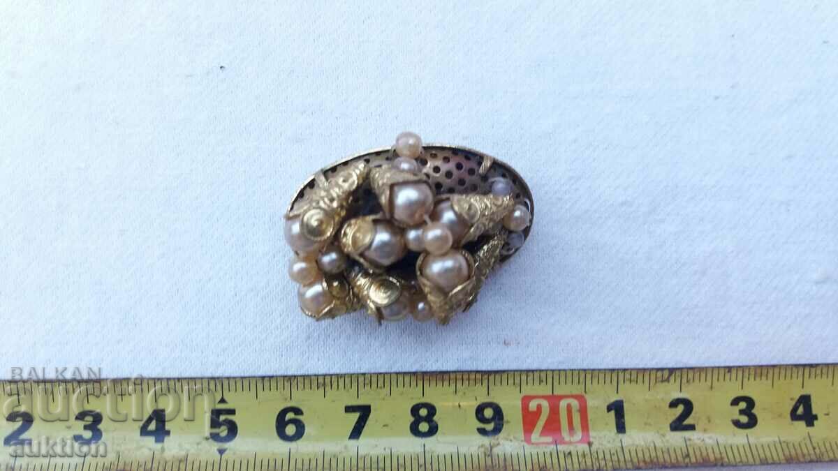 Delivery of SOLID GOLD PLATED RENAISSANCE BROOCH Delivery of SOLID GOLD PLATED RENAISSANCE BROOCH