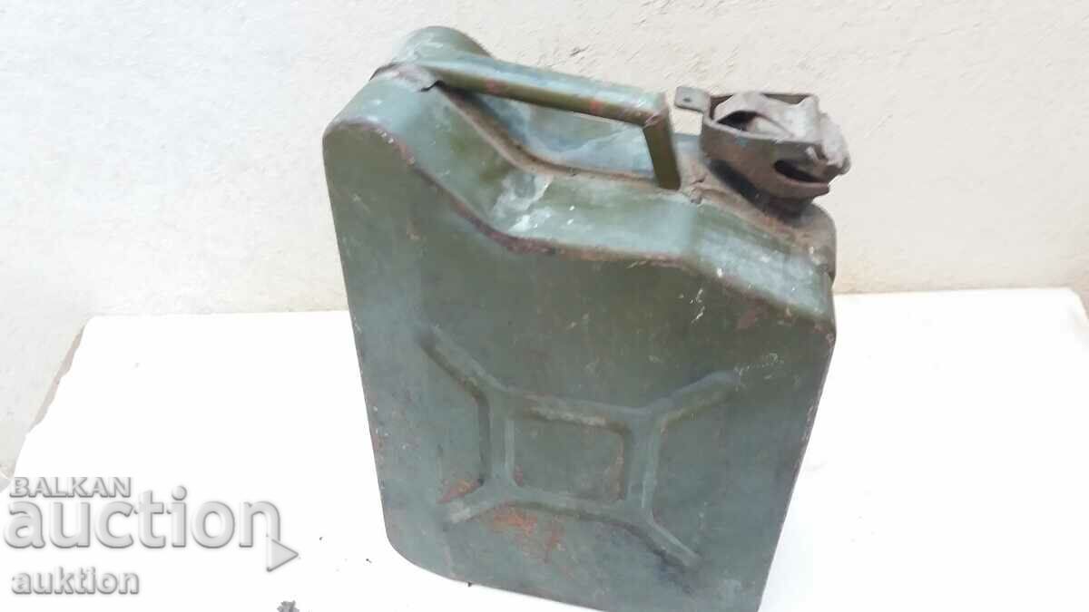 Delivery of MILITARY FUEL CAN 10 LITERS METAL Delivery of MILITARY FUEL CAN 10 LITERS METAL