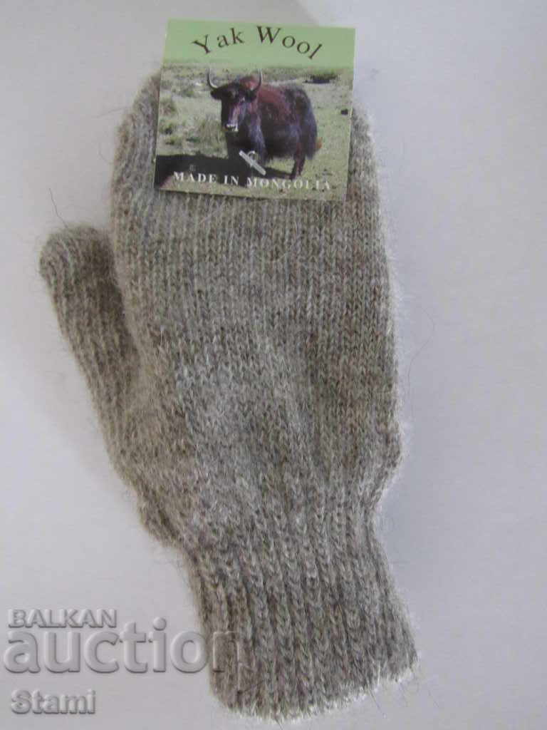 Machine knitted yak wool kid gloves with one finger,