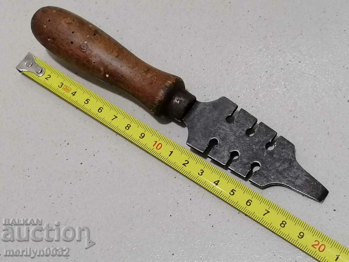 Delivery of Screwdriver from a weapon workshop Delivery of Screwdriver from a weapon workshop