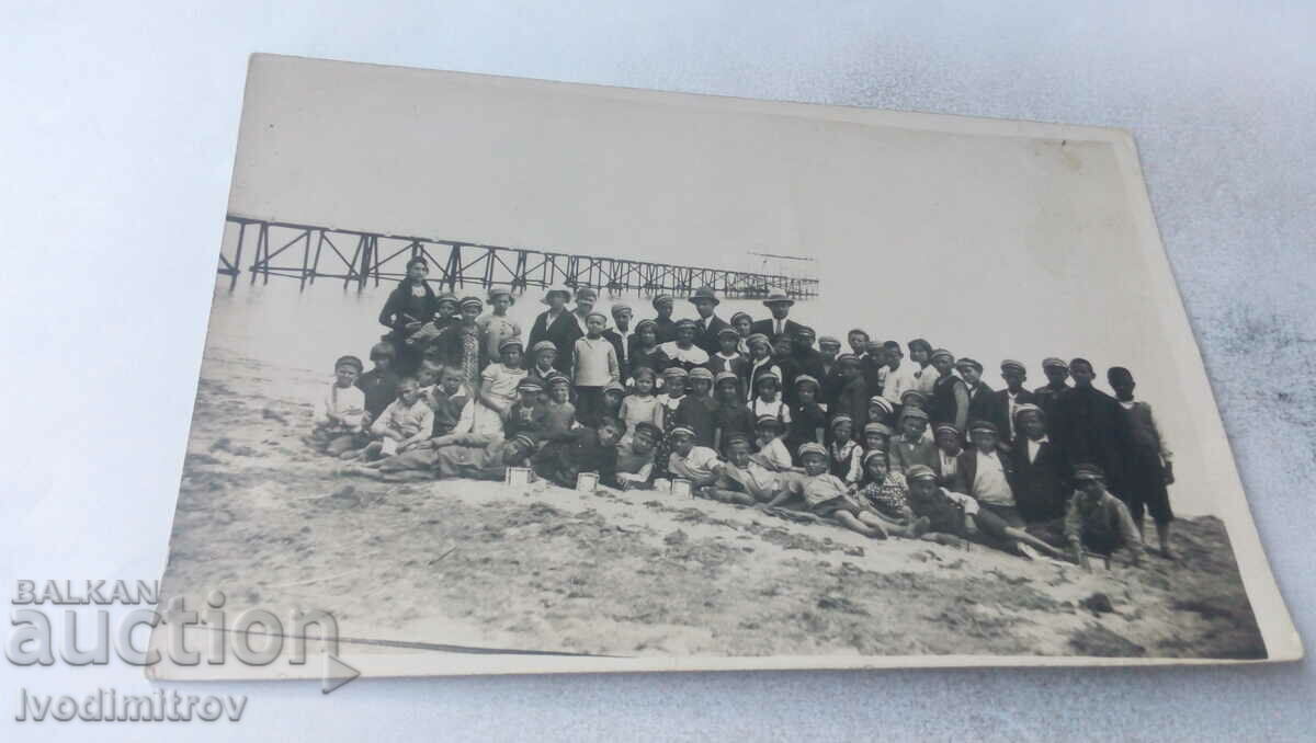 Photo Burgas Children with their teachers on the beach 1935
