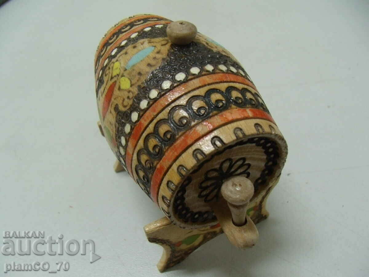 Auction No.*6540 old souvenir - a small decorative barrel Auction No.*6540 old souvenir - a small decorative barrel
