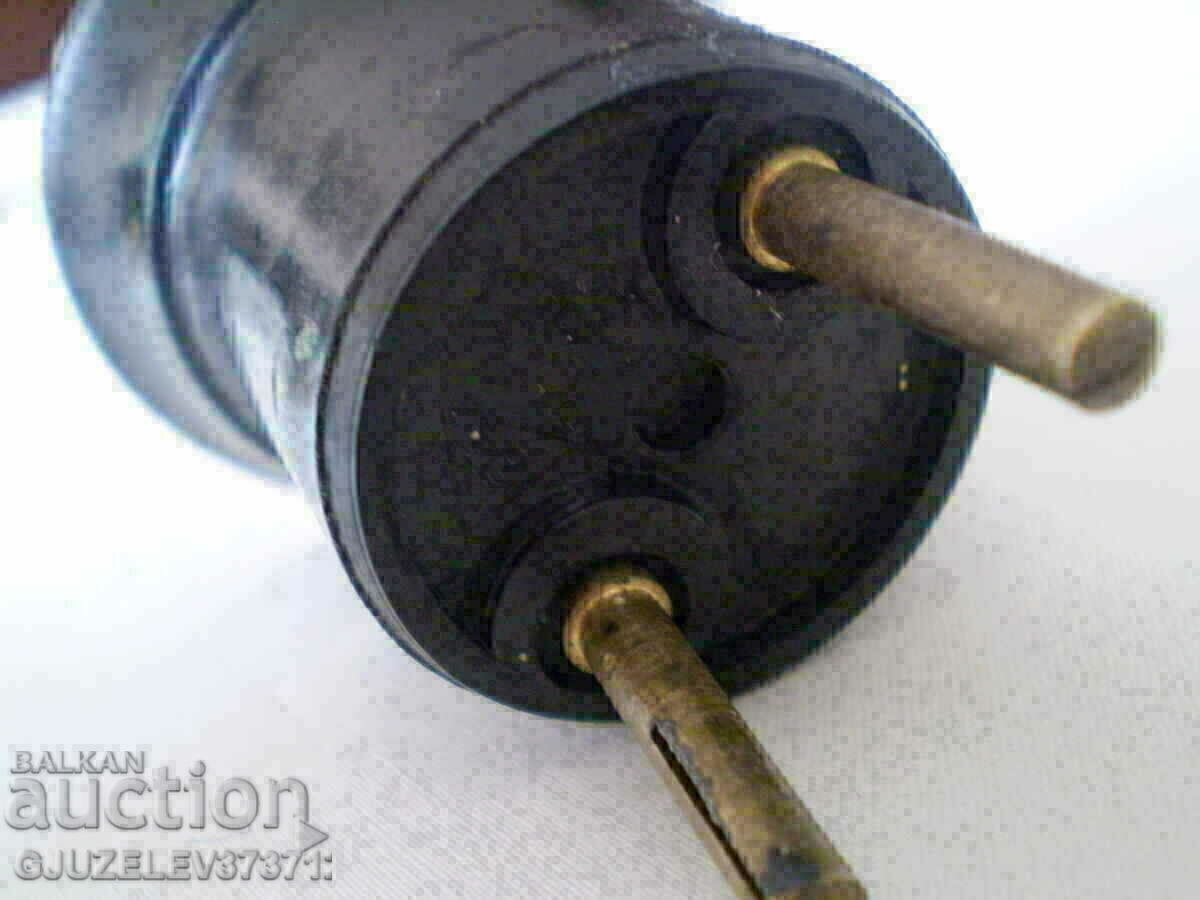 Delivery of old Bakelite Socket with contact tip Delivery of old Bakelite Socket with contact tip