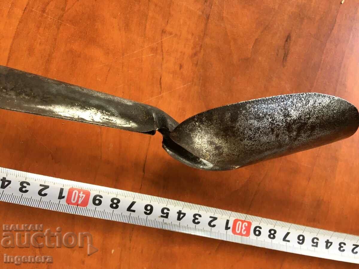 SHOVEL FOR ICE OR NUTS, LENTILS, ETC ANTIQUE with price 11.00 BGN | € 5.62 SHOVEL FOR ICE OR NUTS, LENTILS, ETC ANTIQUE with price 11.00 BGN | € 5.62