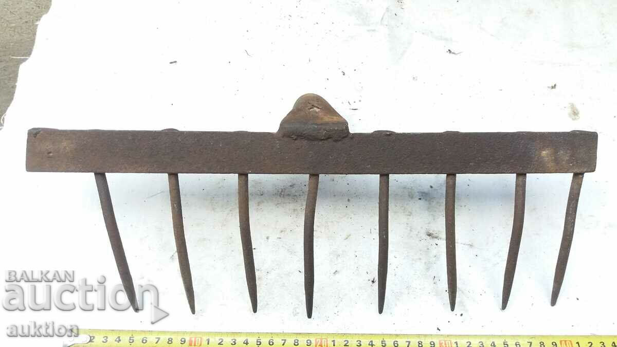 FORGED RIVETED YARD RAKE - EXCELLENT SOLID